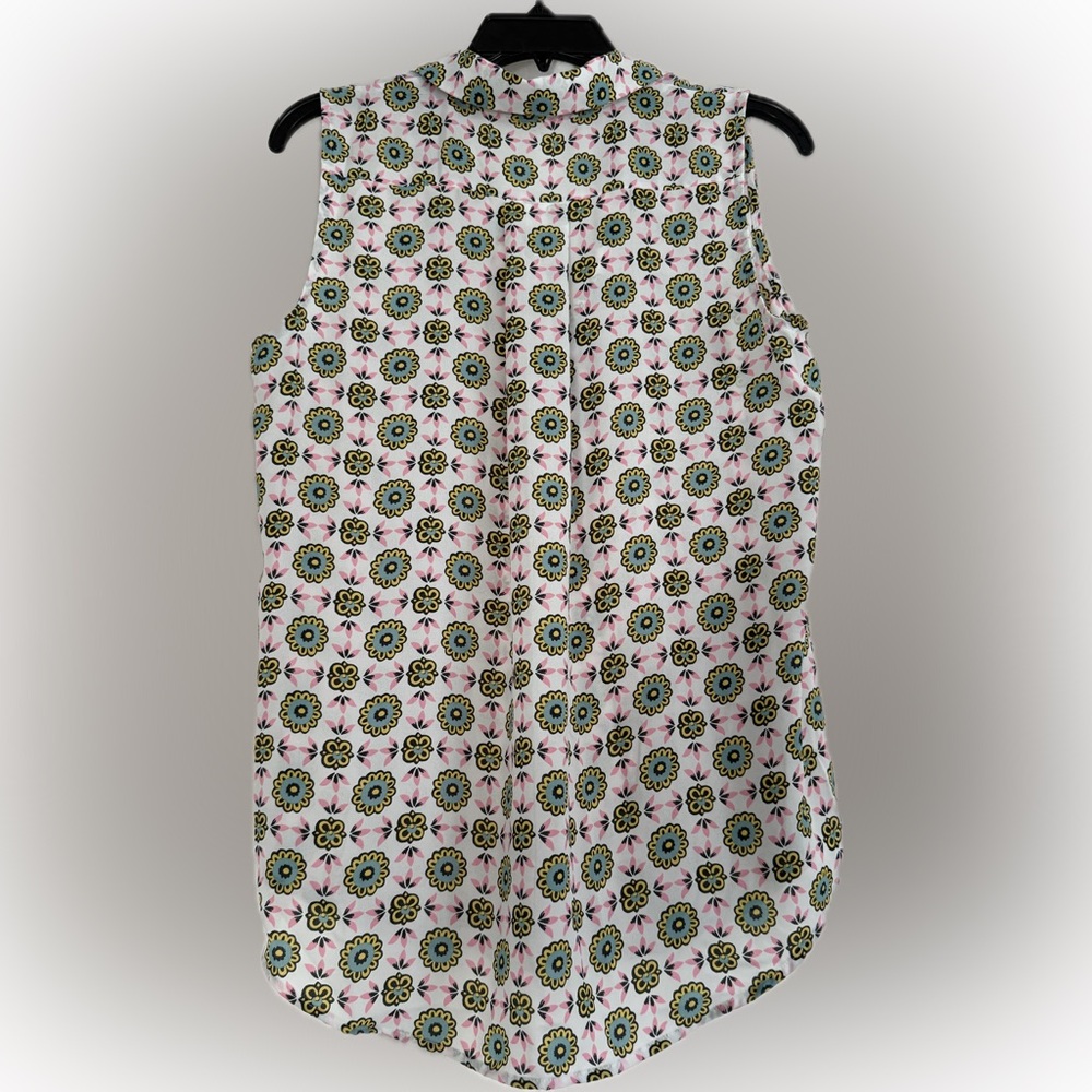 LOFT Ladies Floral V- neck blouse - White, pink and Blue size M - Picture 2 of 3